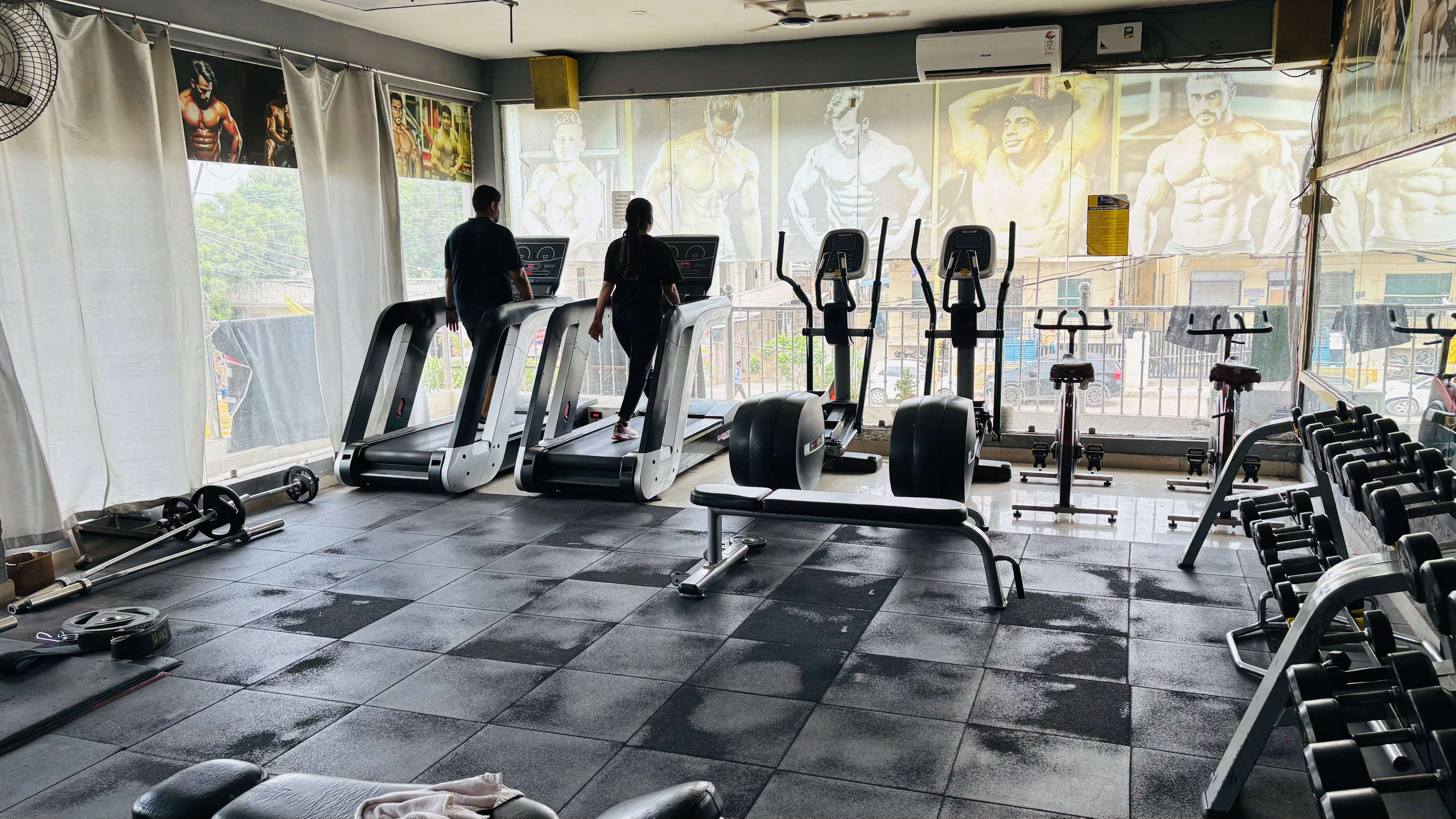 Dedicated cardio section with machines